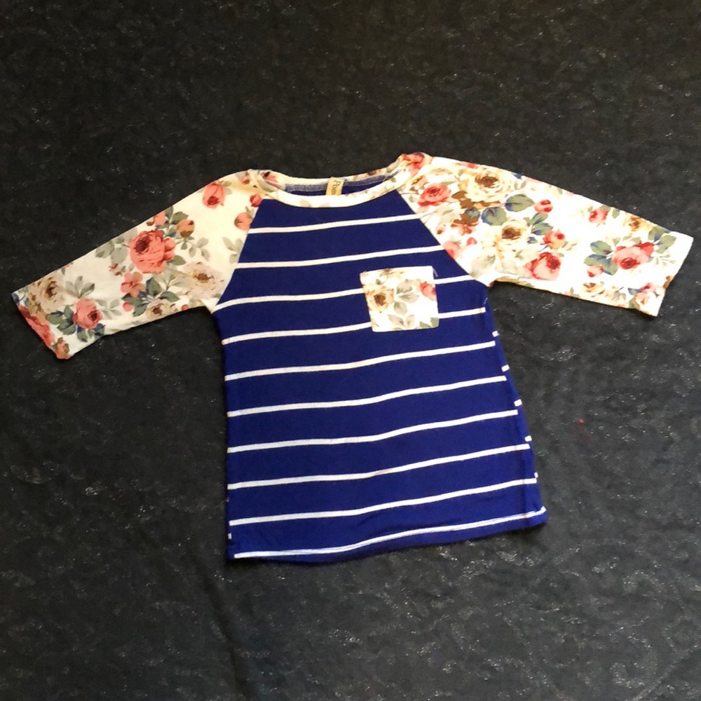 Girls pomelo top size 4T but fits small